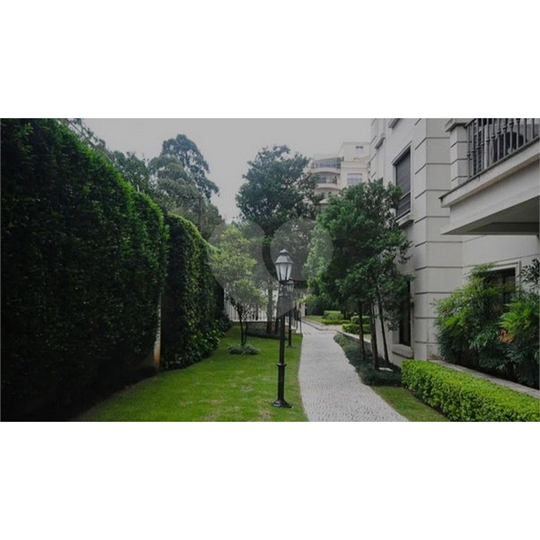 APARTAMENTO 2 DORMITÓRIOS 2 VAGAS À VENDA NO MORUMBI REAL PARQUE.