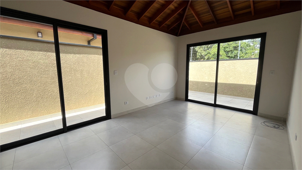 Casa de Condomínio para alugar com 3 quartos, 131m² - Foto 3