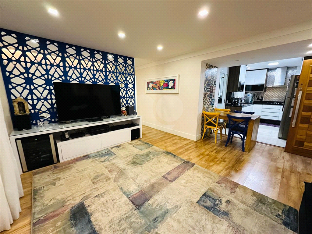 Apartamento à venda com 3 quartos, 107m² - Foto 1