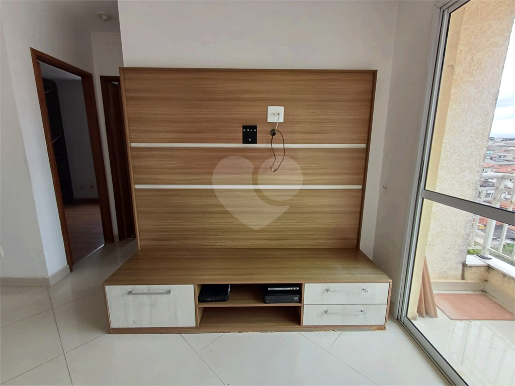 Alugue seu novo lar: Apartamento de 50 m² com 2 dormitórios, cozinha americana, sala e banheiro com 
