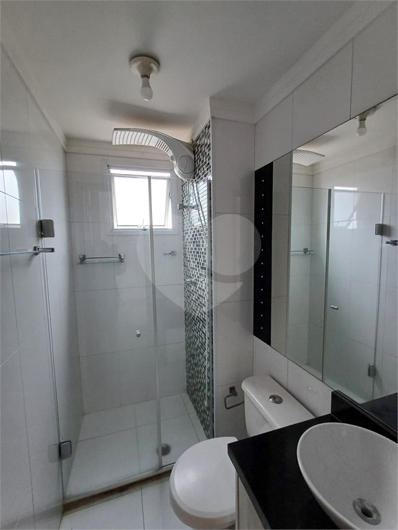 Alugue seu novo lar: Apartamento de 50 m² com 2 dormitórios, cozinha americana, sala e banheiro com 