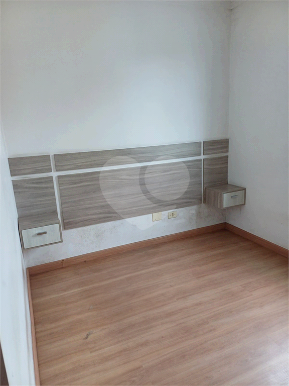 Alugue seu novo lar: Apartamento de 50 m² com 2 dormitórios, cozinha americana, sala e banheiro com 