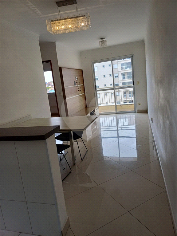 Alugue seu novo lar: Apartamento de 50 m² com 2 dormitórios, cozinha americana, sala e banheiro com 