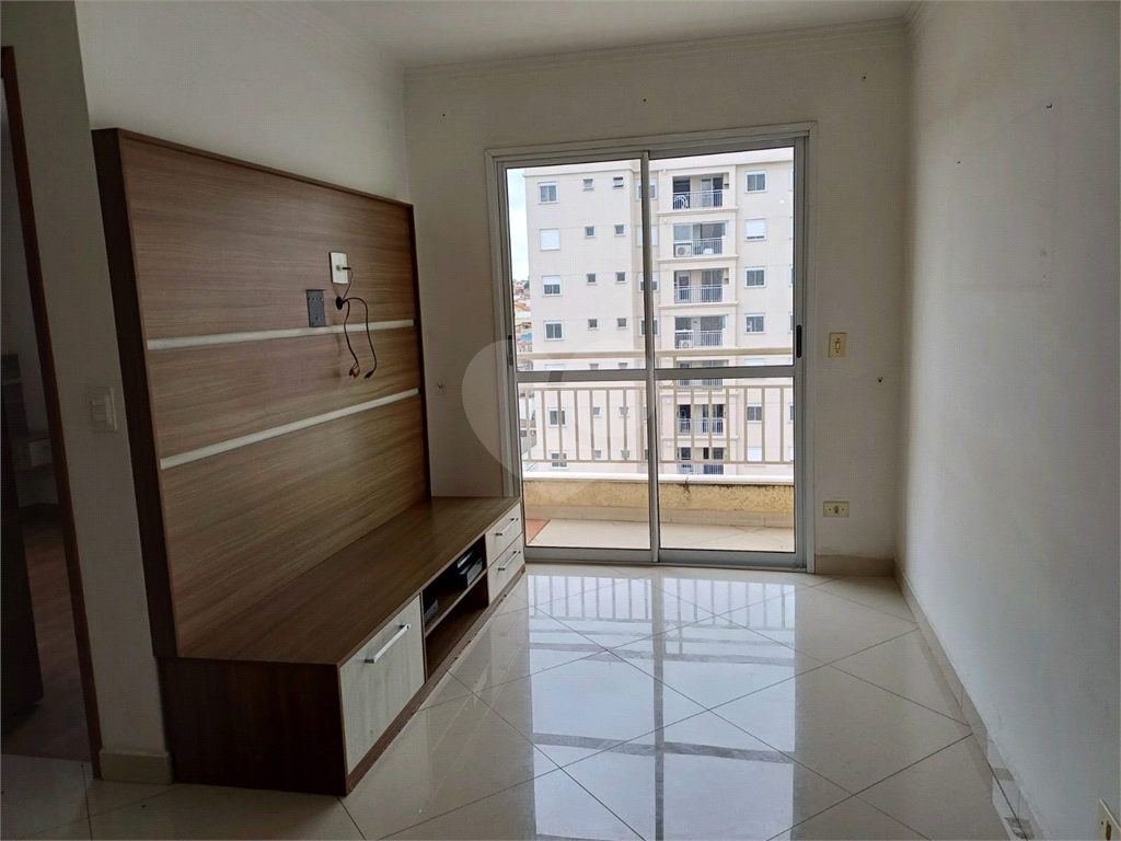 Alugue seu novo lar: Apartamento de 50 m² com 2 dormitórios, cozinha americana, sala e banheiro com 