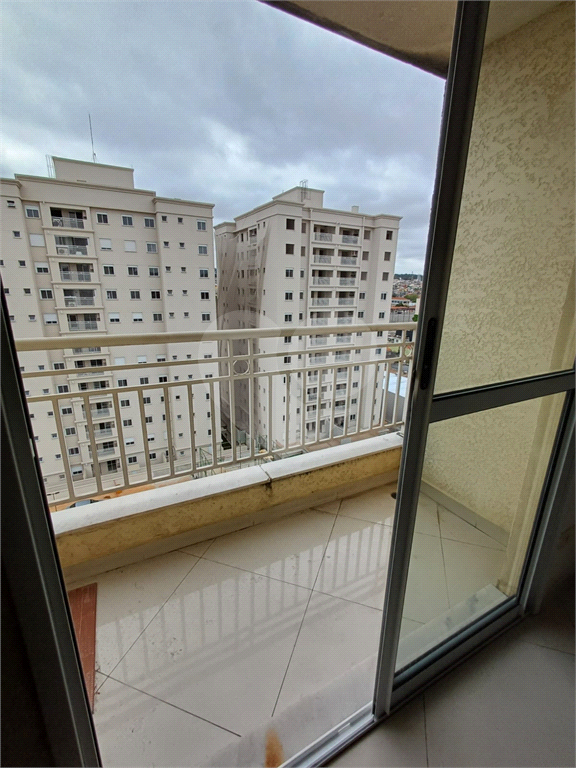 Alugue seu novo lar: Apartamento de 50 m² com 2 dormitórios, cozinha americana, sala e banheiro com 