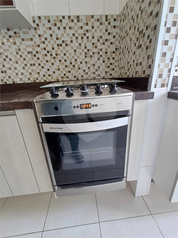 Alugue seu novo lar: Apartamento de 50 m² com 2 dormitórios, cozinha americana, sala e banheiro com 