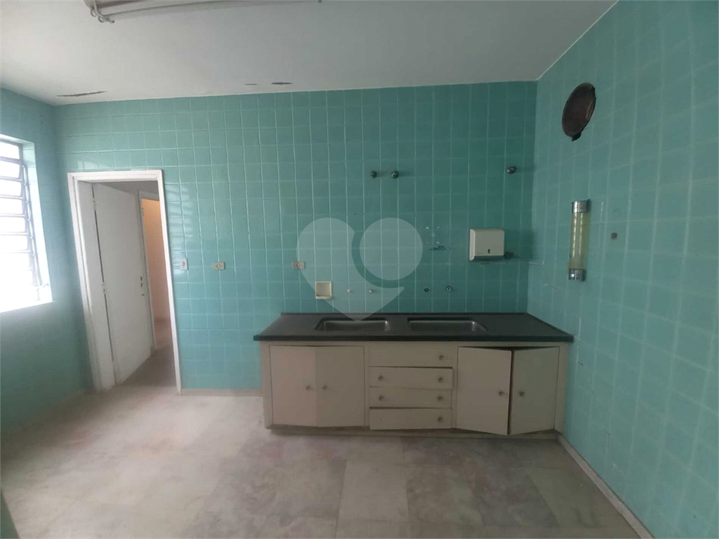 Casa à venda e aluguel com 8 quartos, 344m² - Foto 40