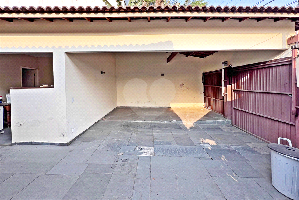 Casa à venda e aluguel com 3 quartos, 310m² - Foto 3