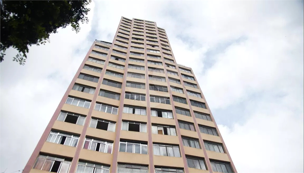 APARTAMENTO em CENTRO
