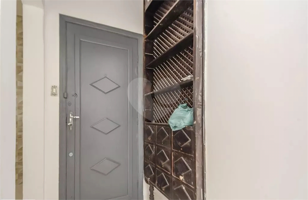APARTAMENTO em CENTRO