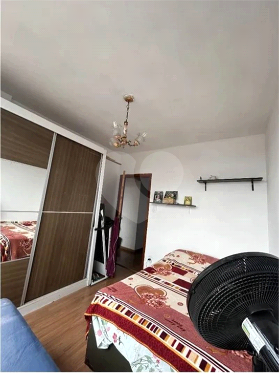 APARTAMENTO em CENTRO