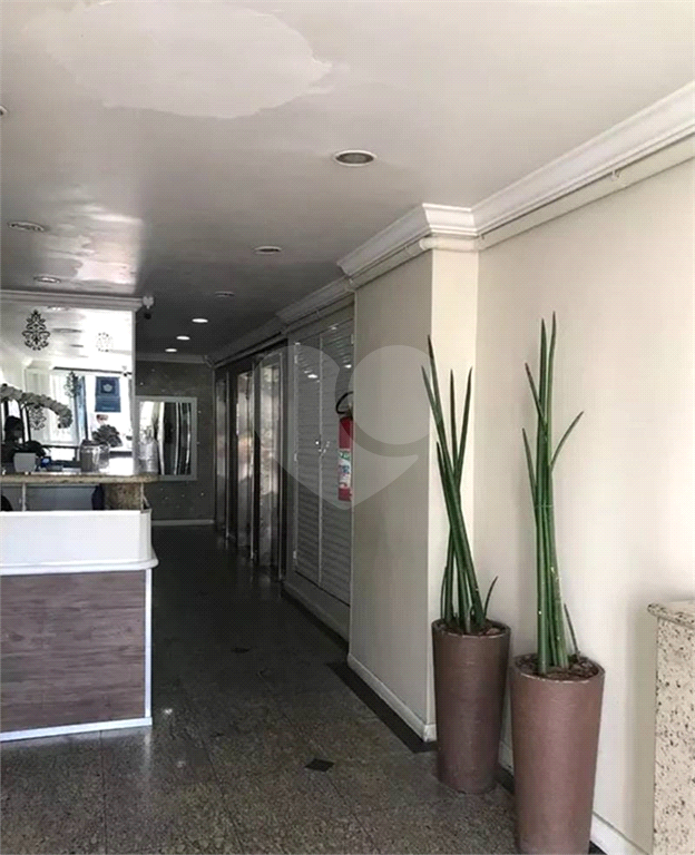 APARTAMENTO em CENTRO