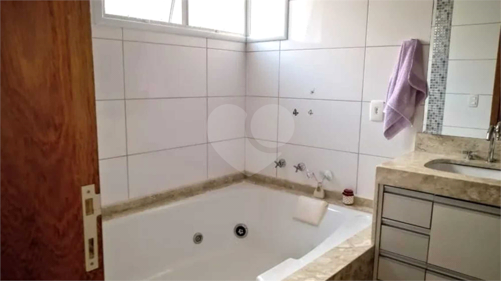 Casa de Condomínio à venda com 4 quartos, 324m² - Foto 10