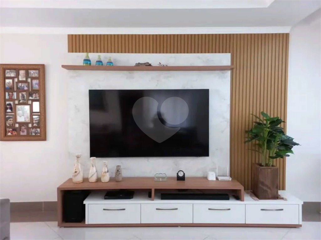 Casa de Condomínio à venda com 4 quartos, 324m² - Foto 2