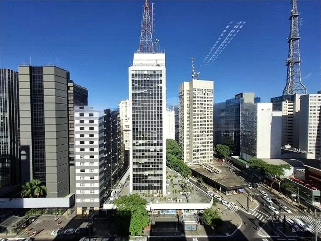 Conjunto Comercial à venda ou locação com m²  banheiros  vagas na Avenida Paulista
