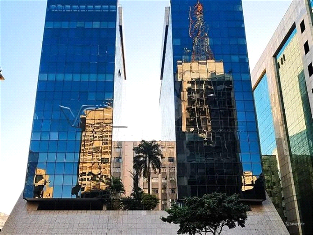 Conjunto Comercial à venda ou locação com m²  banheiros  vagas na Avenida Paulista