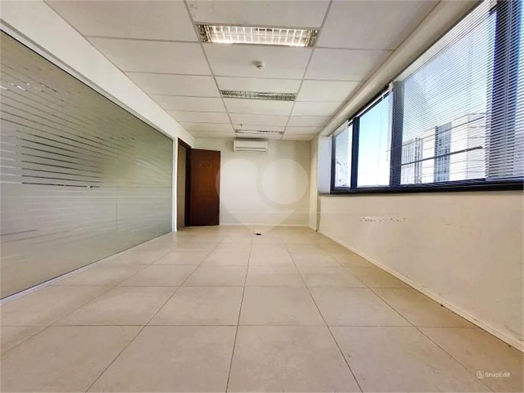 Conjunto Comercial à venda ou locação com m²  banheiros  vagas na Avenida Paulista