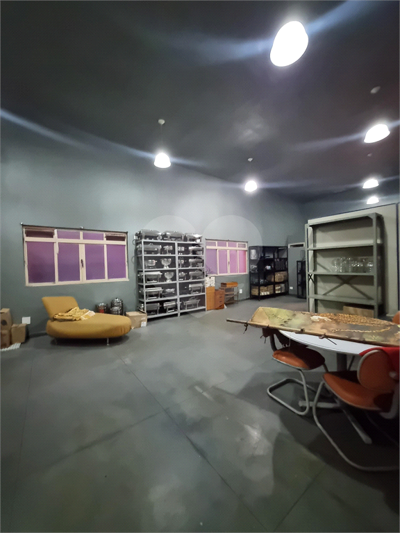 Sobrado Amplo , 360m² com 4 Quartos e 2 Galpões à Venda ou Locação em Santana, São Paulo | Terraço com Churrasqueira
