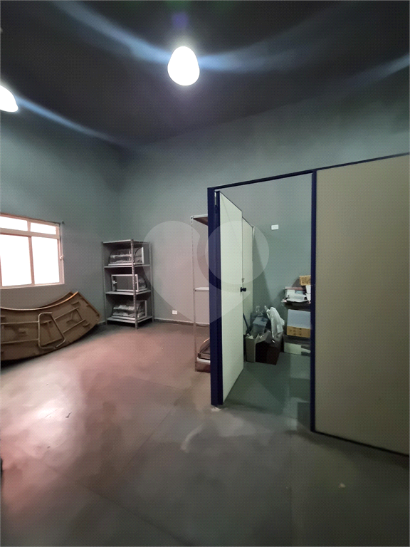 Sobrado Amplo , 360m² com 4 Quartos e 2 Galpões à Venda ou Locação em Santana, São Paulo | Terraço com Churrasqueira
