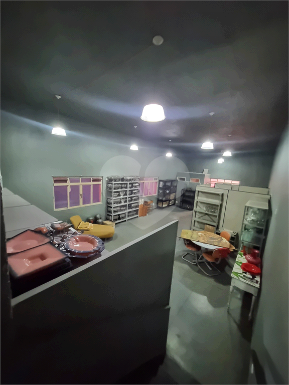 Sobrado Amplo , 360m² com 4 Quartos e 2 Galpões à Venda ou Locação em Santana, São Paulo | Terraço com Churrasqueira
