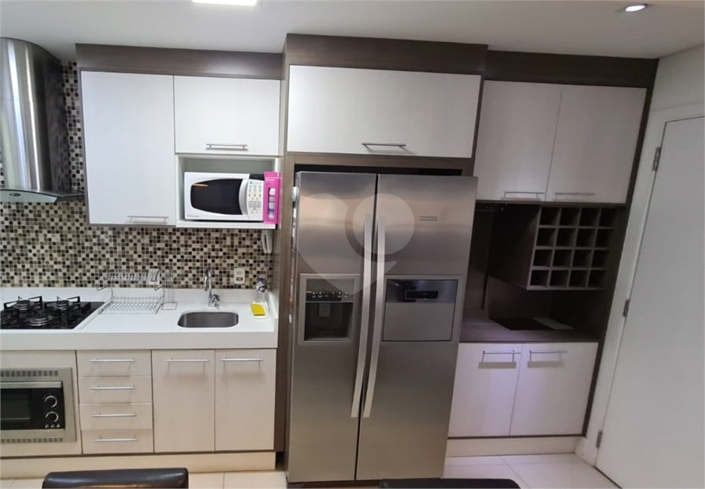 Apartamento 2 dormitorios, sendo 1 suite, 2 banheiros e 1 vaga de garagem 