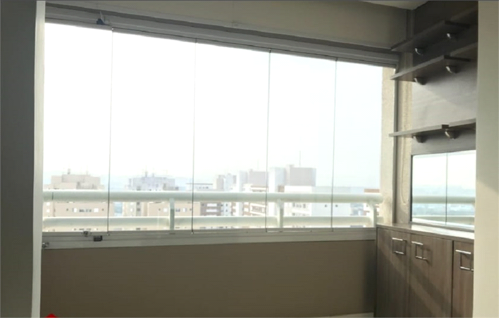 Apartamento 2 dormitorios, sendo 1 suite, 2 banheiros e 1 vaga de garagem 