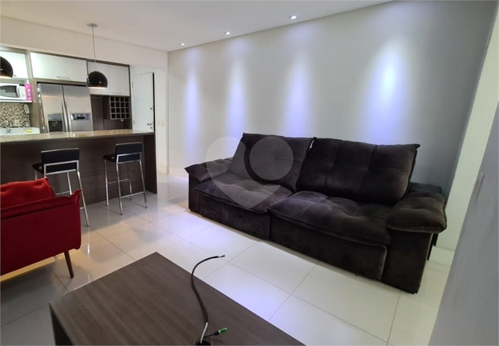 Apartamento 2 dormitorios, sendo 1 suite, 2 banheiros e 1 vaga de garagem 