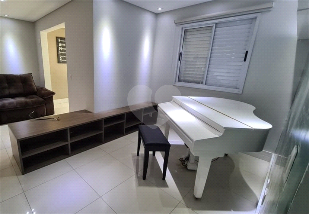 Apartamento 2 dormitorios, sendo 1 suite, 2 banheiros e 1 vaga de garagem 