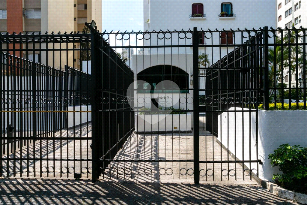 Apartamento na Avenida Braz Leme com 3 dormitórios e 1 vaga de garagem