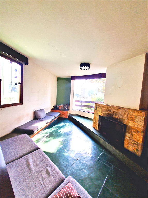 VENDA Barro Branco | Jardim França – Casa Alto Padrão em Rua Privativa | 520m² | Quintal | Arquitetura Atemporal