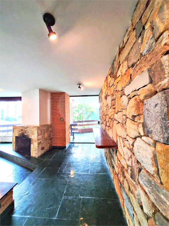 VENDA Barro Branco | Jardim França – Casa Alto Padrão em Rua Privativa | 520m² | Quintal | Arquitetura Atemporal