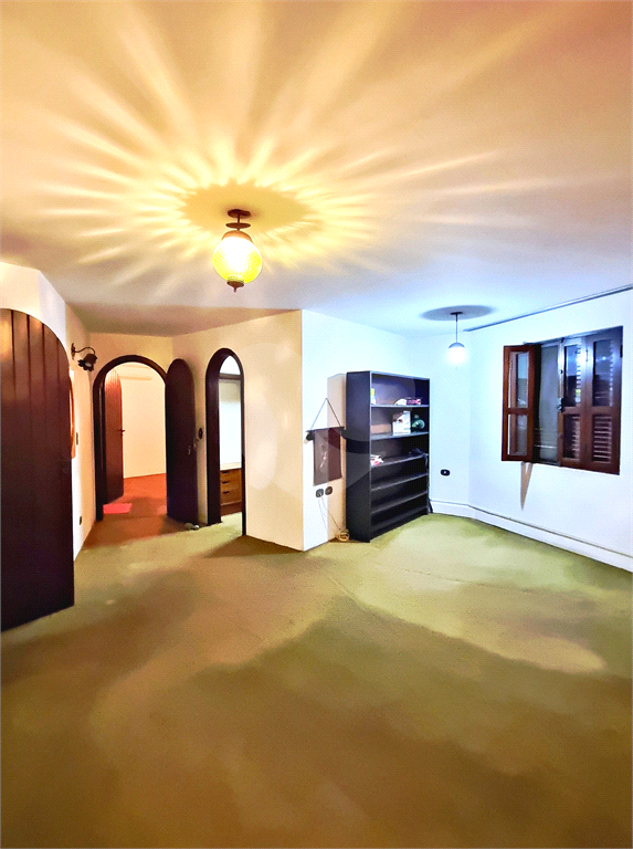 VENDA Barro Branco | Jardim França – Casa Alto Padrão em Rua Privativa | 520m² | Quintal | Arquitetura Atemporal