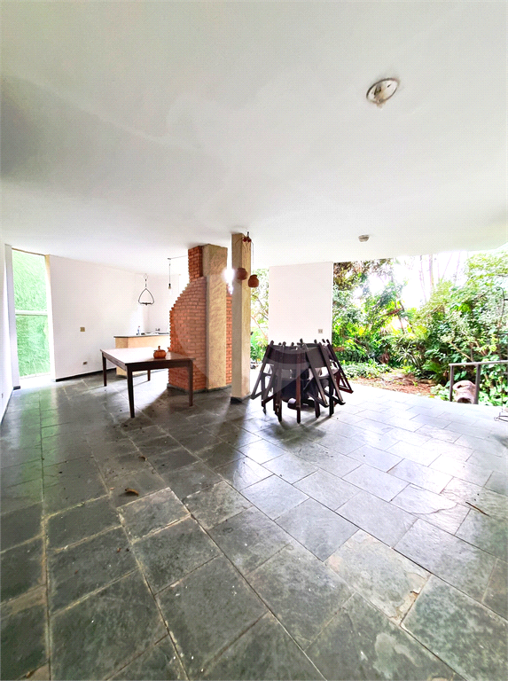 VENDA Barro Branco | Jardim França – Casa Alto Padrão em Rua Privativa | 520m² | Quintal | Arquitetura Atemporal