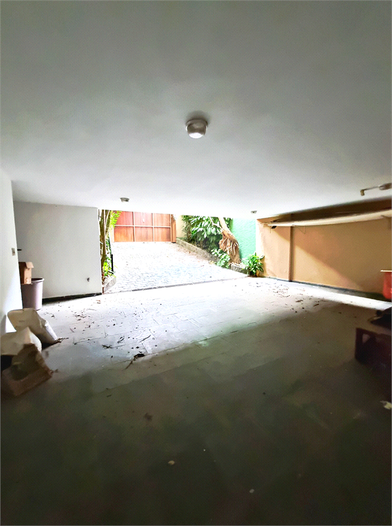 VENDA Barro Branco | Jardim França – Casa Alto Padrão em Rua Privativa | 520m² | Quintal | Arquitetura Atemporal