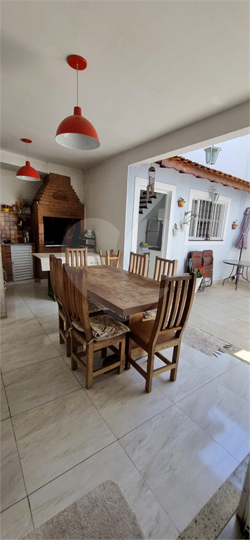 Sobrado para venda, 4 quartos sendo 1 suíte, 2 vagas, área gourmet. Mandaqui