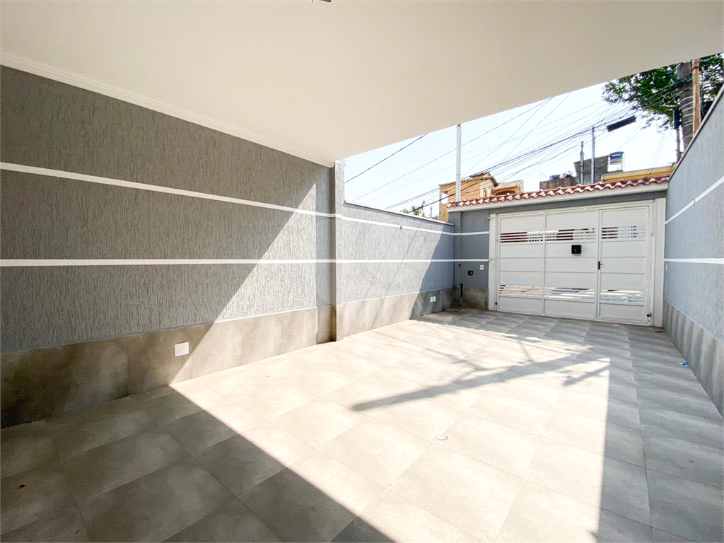 Sobrado na Vila Medeiros com 3 quartos, 3 suítes e 2 vagas