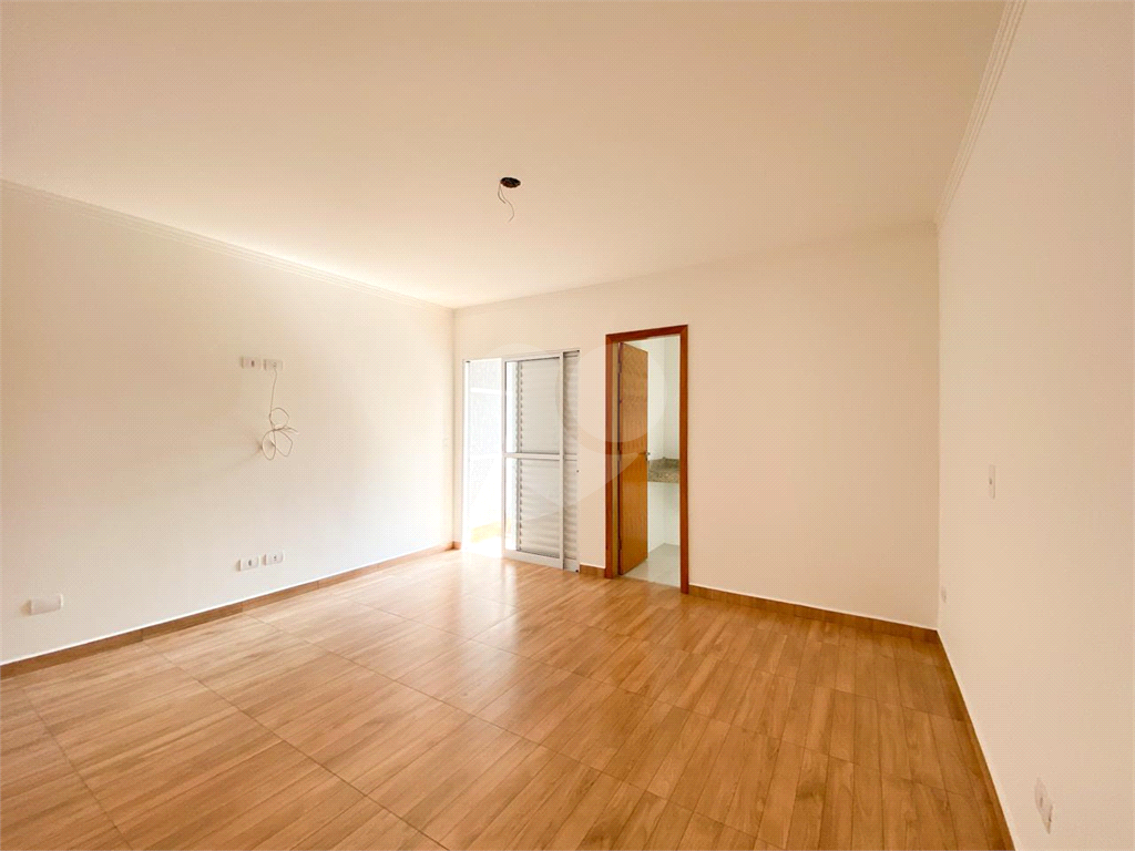 Sobrado na Vila Medeiros com 3 quartos, 3 suítes e 2 vagas
