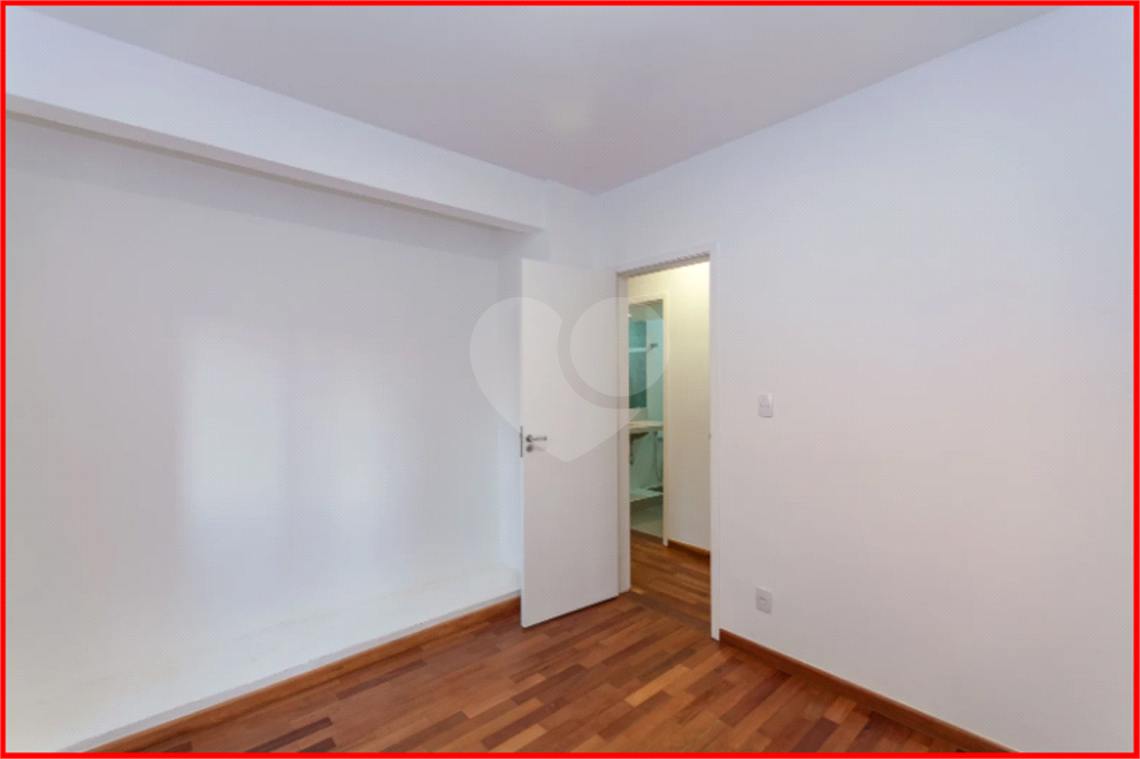APARTAMENTO em VILA ROMANA