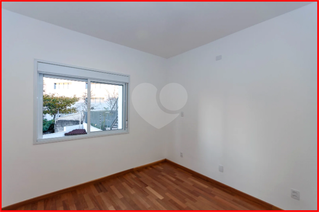 APARTAMENTO em VILA ROMANA