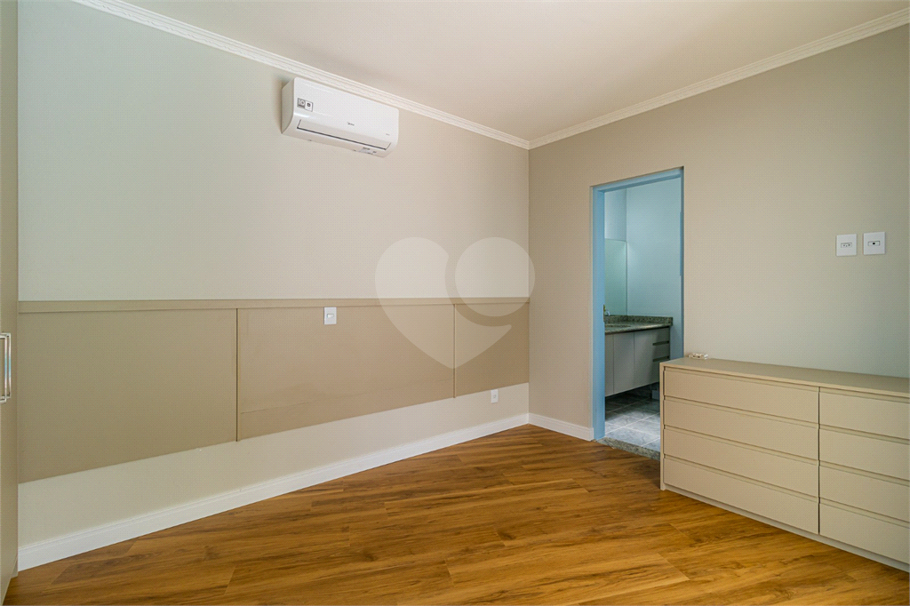 Casa à venda e aluguel com 4 quartos, 300m² - Foto 8