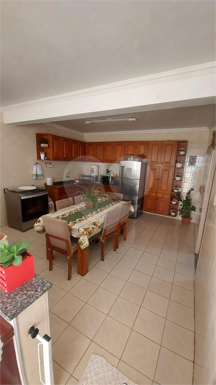 Casa à venda e aluguel com 4 quartos, 300m² - Foto 34