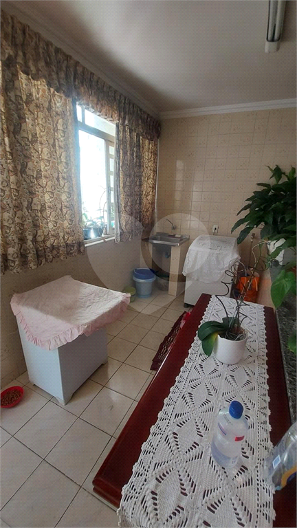 Casa à venda e aluguel com 4 quartos, 300m² - Foto 37
