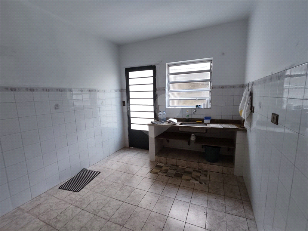 casa terrea com terreno medindo 11.70 de frente com  3 dorms e 3 vagas
