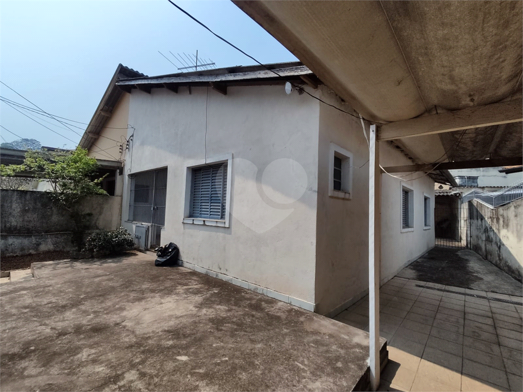 casa terrea com terreno medindo 11.70 de frente com  3 dorms e 3 vagas
