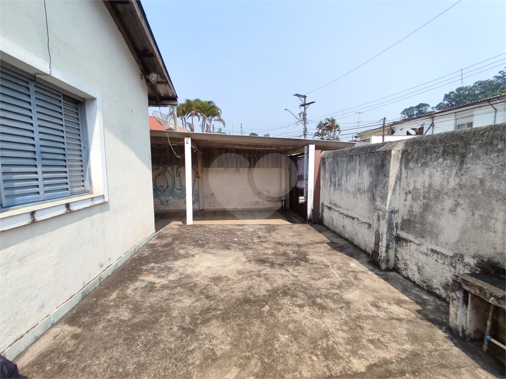 casa terrea com terreno medindo 11.70 de frente com  3 dorms e 3 vagas