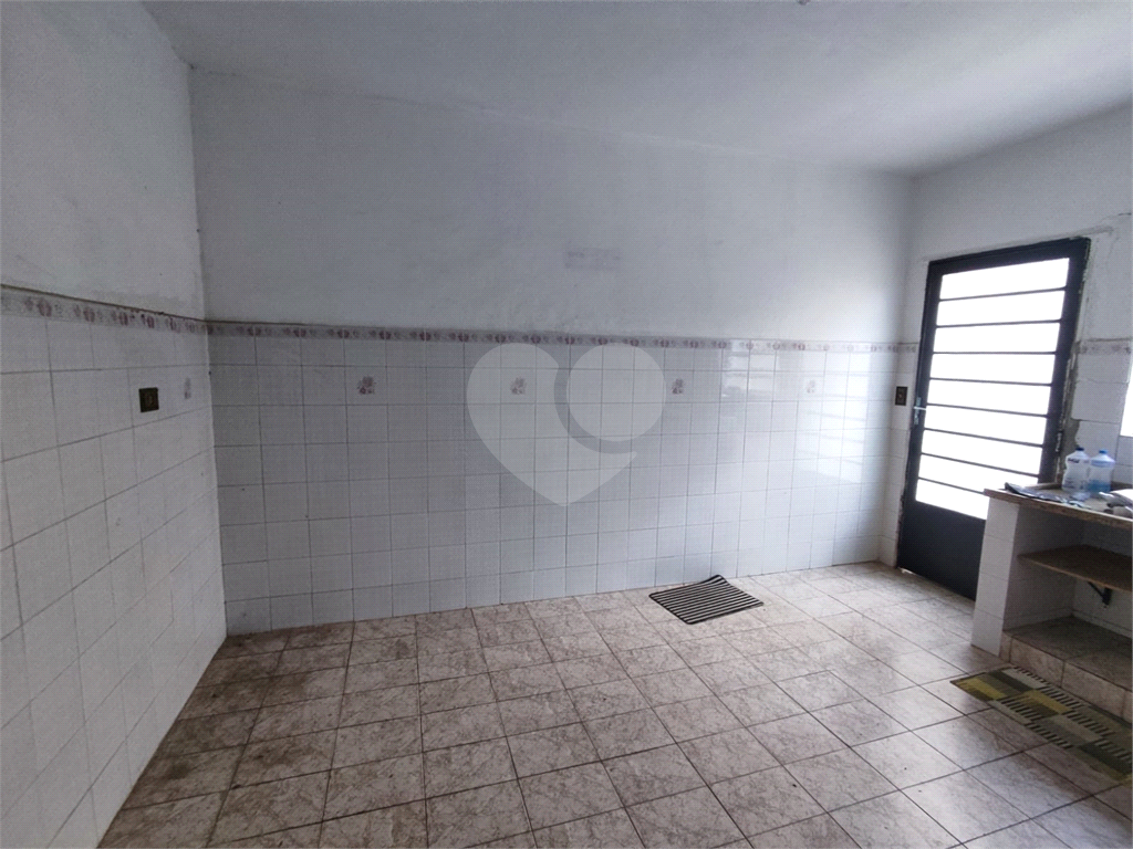 casa terrea com terreno medindo 11.70 de frente com  3 dorms e 3 vagas