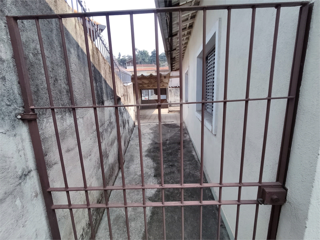 casa terrea com terreno medindo 11.70 de frente com  3 dorms e 3 vagas