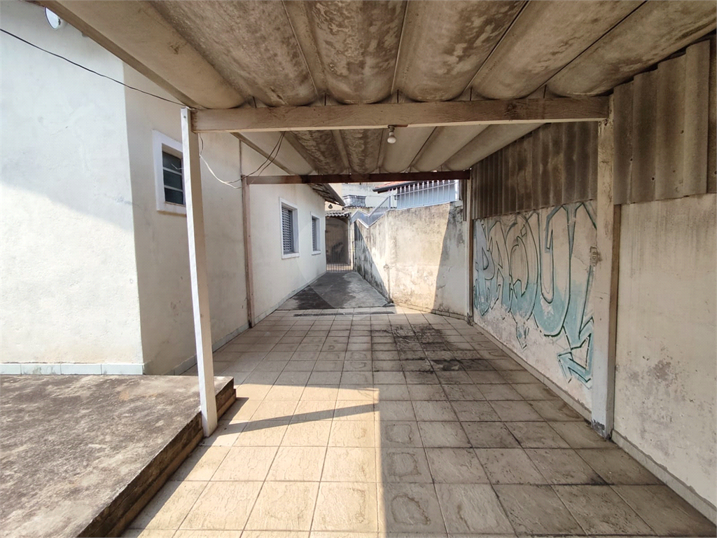 casa terrea com terreno medindo 11.70 de frente com  3 dorms e 3 vagas