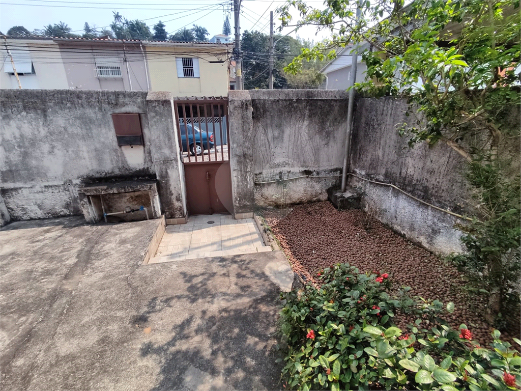 casa terrea com terreno medindo 11.70 de frente com  3 dorms e 3 vagas