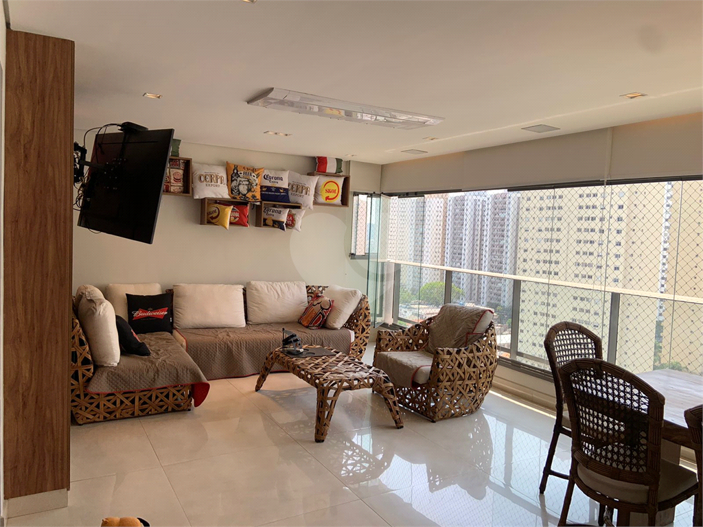 APARTAMENTO em VILA LEOPOLDINA